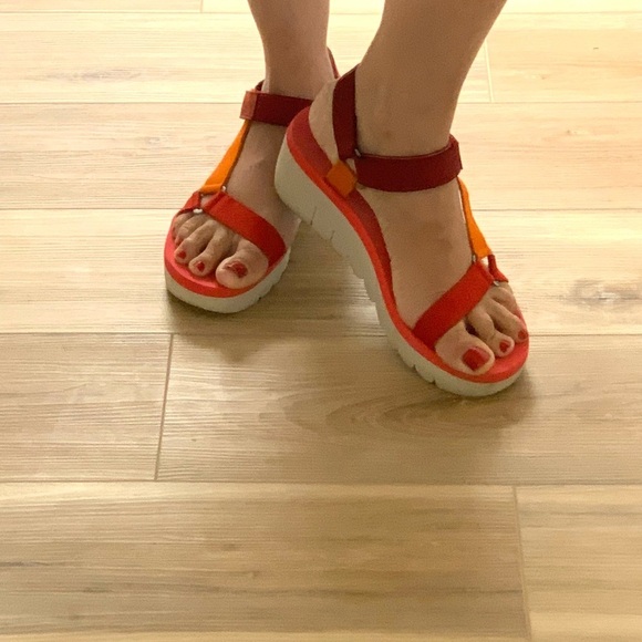 Fly London Yefa Multi Platform Strap Sandal Summer Vacation 9/ 9.5 Spicy Red - Picture 4 of 12